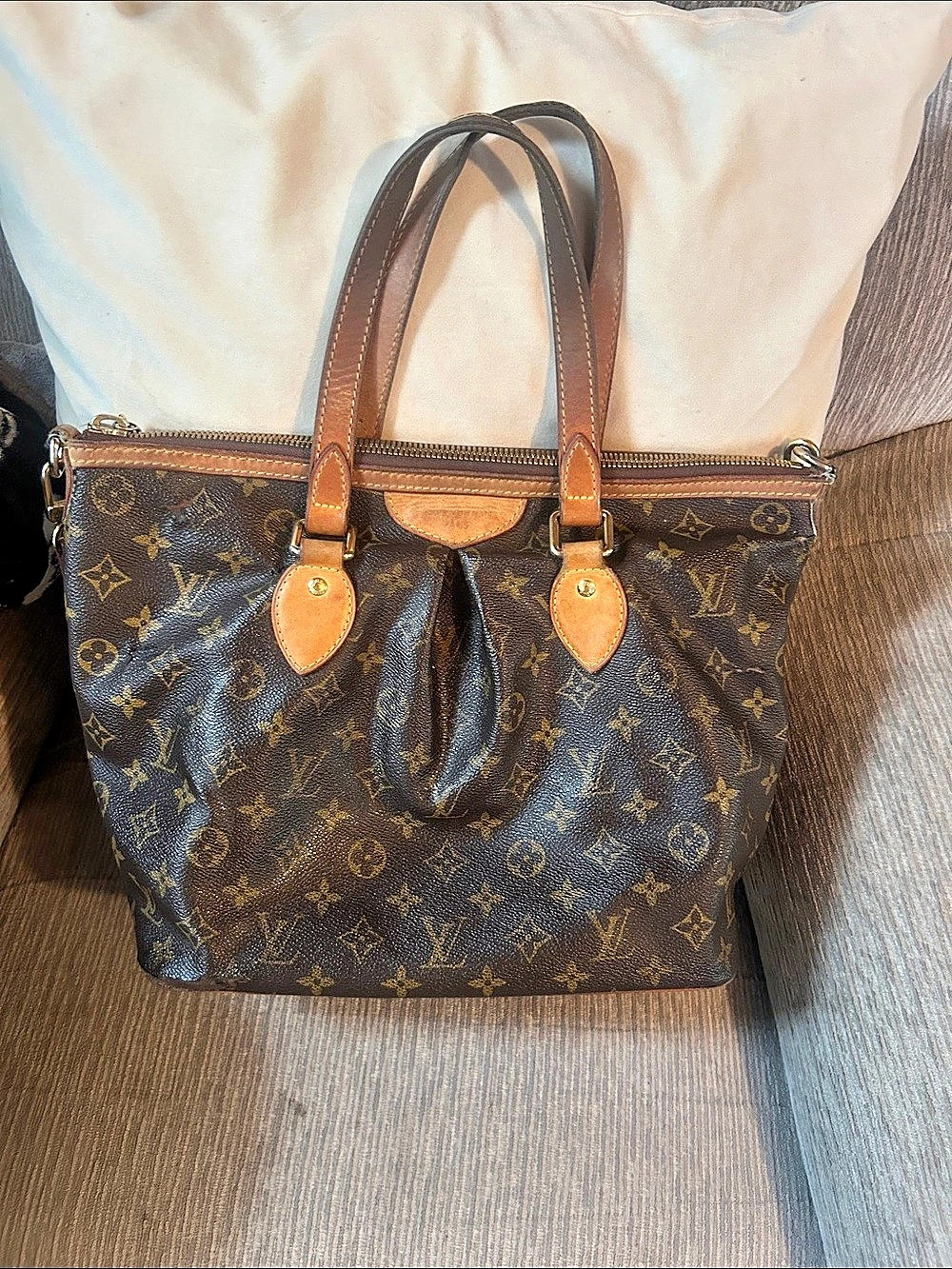 Louis Vuitton Monogram Tote in Brown